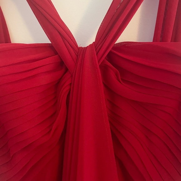 Red evening gown - Picture 2 of 6